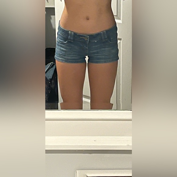 Vintage low waisted garage shorts - Picture 2 of 2